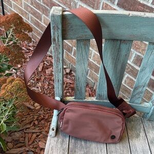 lululemon athletica O/S Chestnut (Copper) Everywhere Belt Bag